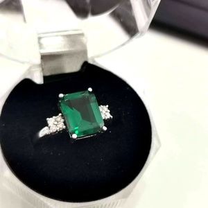 Natural Emerald with Real Diamond 14k white gold